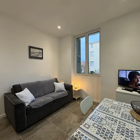 Plein Centre Avec Jardin De 40m2 Près Des Plages *