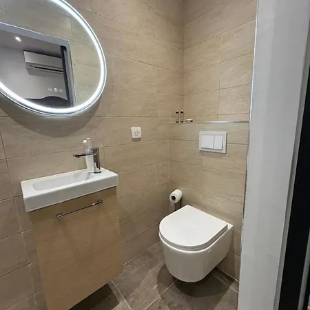 Plein Centre Avec Jardin De 40m2 Près Des Plages *