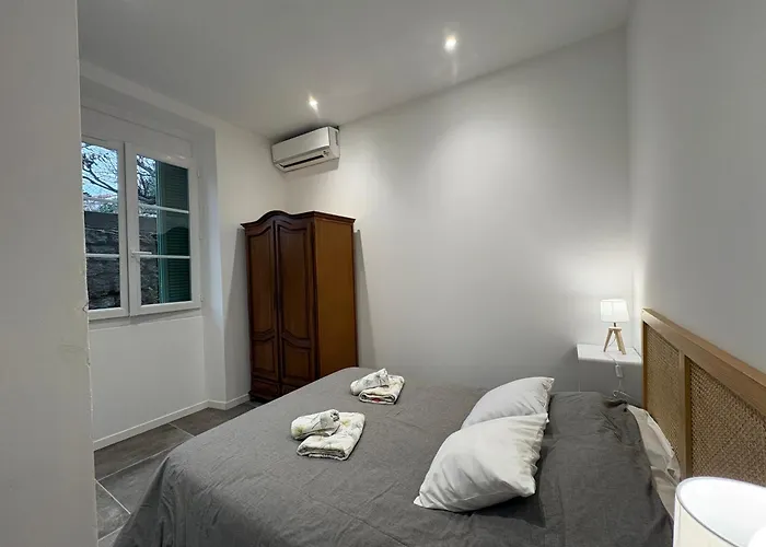 Plein Centre Avec Jardin De 40m2 Près Des Plages Appartement Propriano (Corsica)